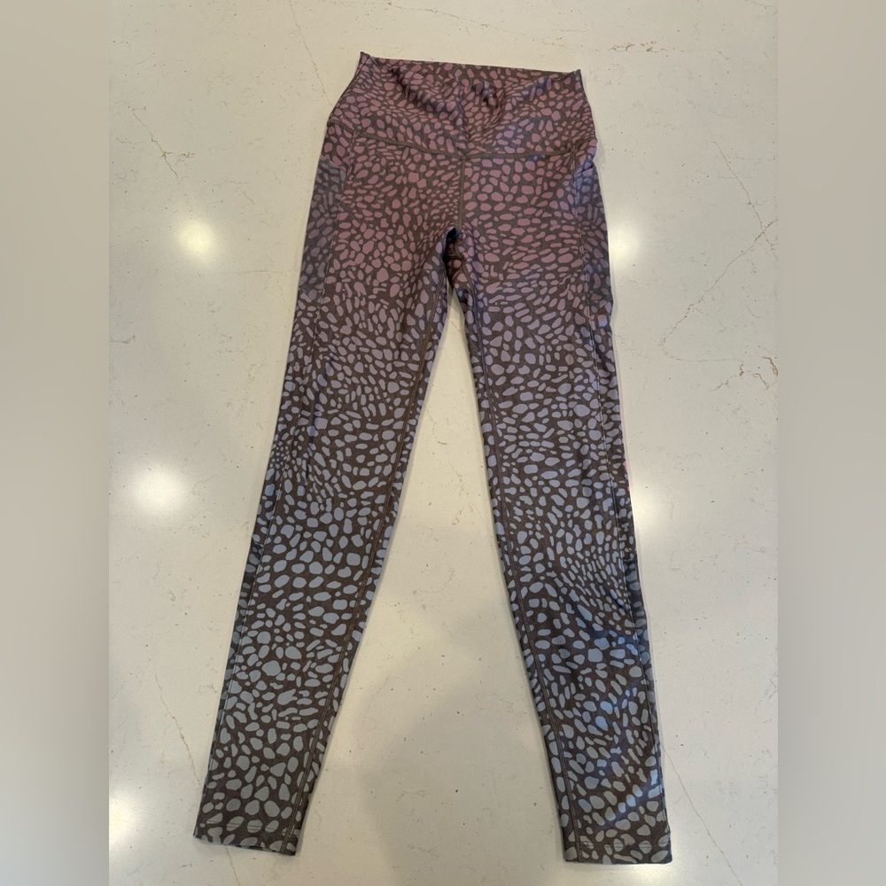 Women’s WITH / Peloton collab leggings size M.